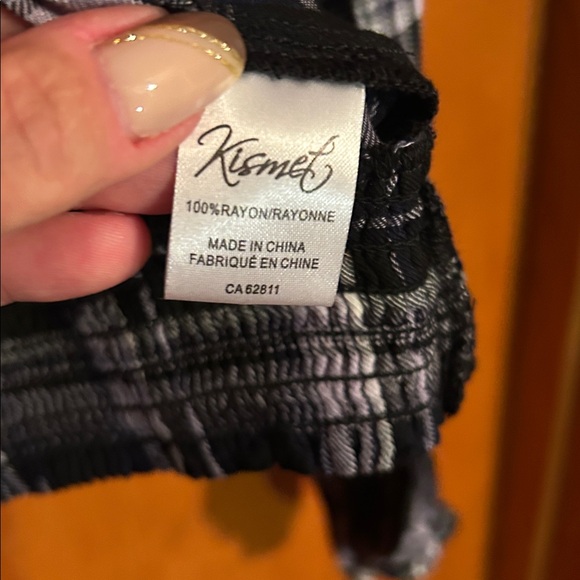 Plaid Black and White Women's Top size large - Picture 4 of 10